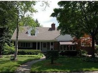 27912 California Dr NE, Lathrup Village, MI 48076