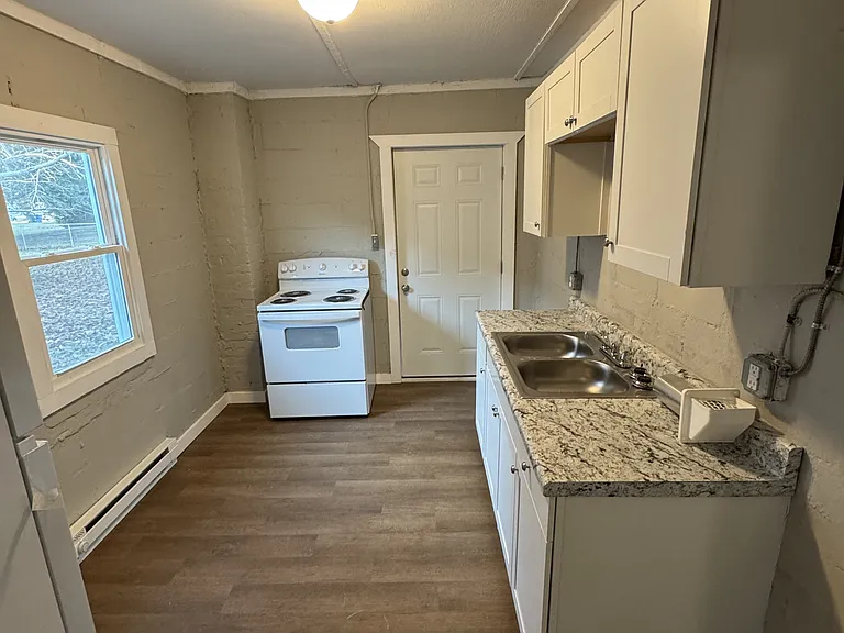 615 Lincoln St S #1 — Photo 3