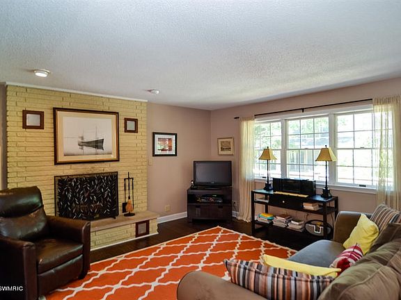 2nd image of 11100 Garden Dr