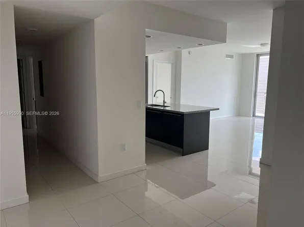 7661 NW 107th Ave APT 601, Doral, FL 33178