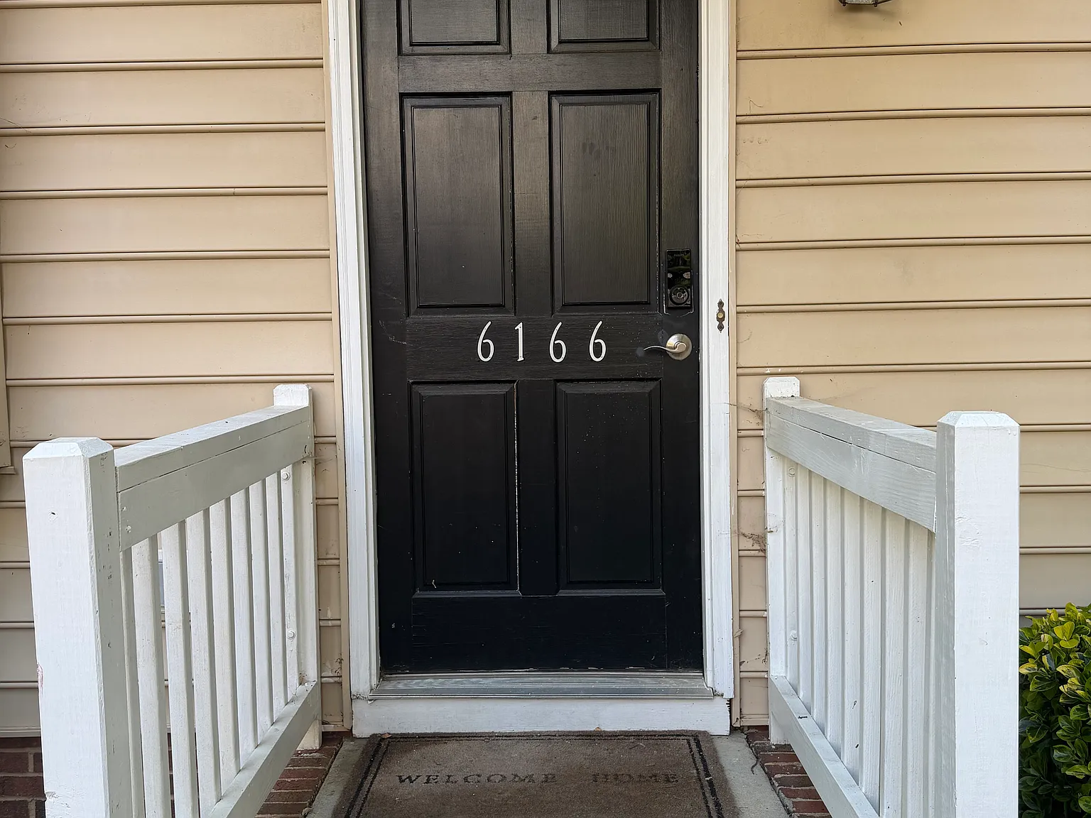3 bed, 2051 sqft, $2,500 — Photo 4