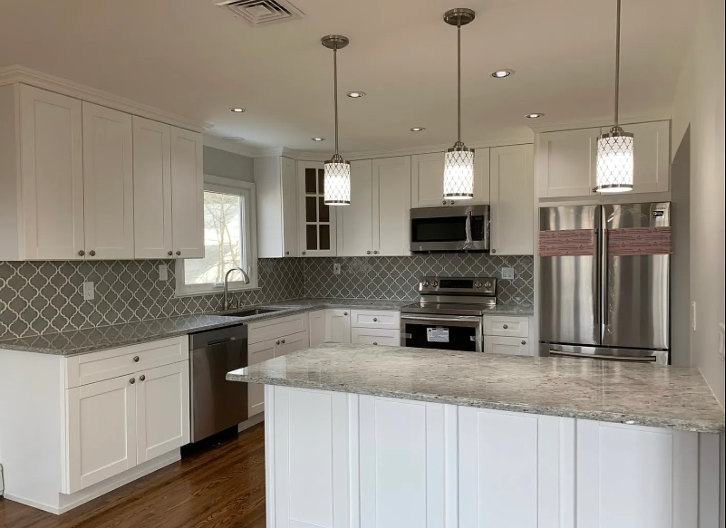 3 bed, $3,200 — Photo 2