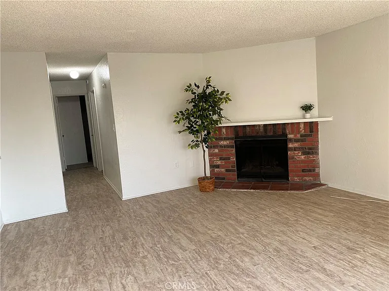 338 E Meats Ave — Photo 5