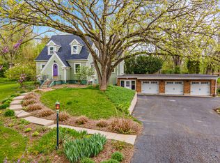 6710 Hillside Rd, Crystal Lake, IL 60012