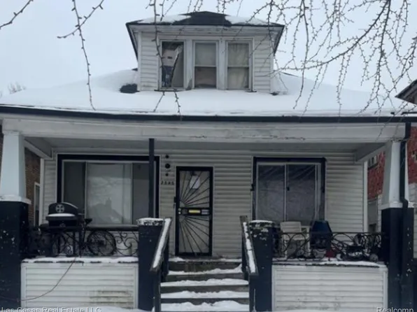 7545 Holmes St, Detroit, MI 48210