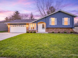 1560 Sheffield Dr, Elgin, IL