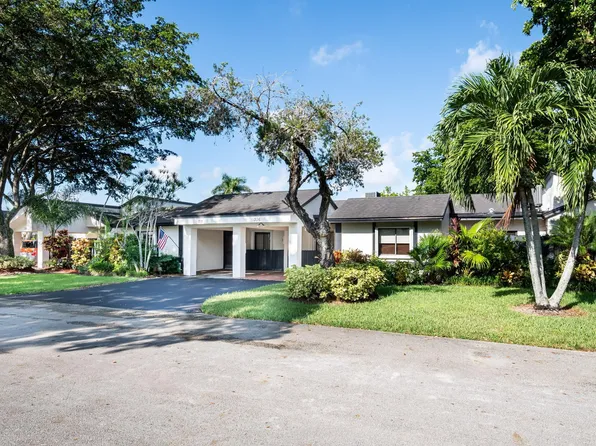 306 Fairway Circle #71, Weston, FL 33326