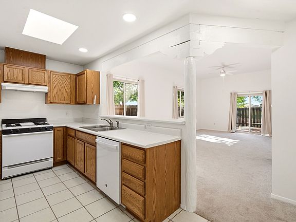 3rd image of 1151 Senda Del Valle