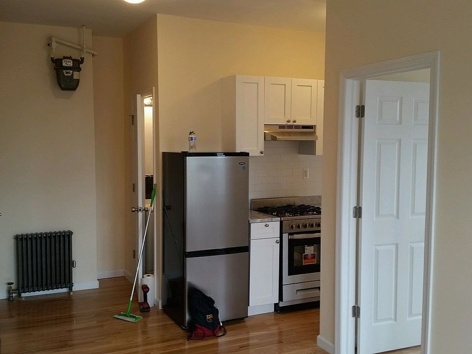 2nd image of 356 Metropolitan Ave #14