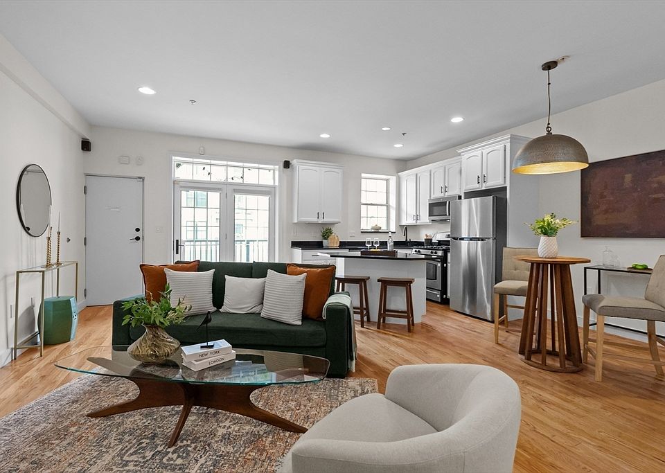 1st image of 381 W Broadway #4