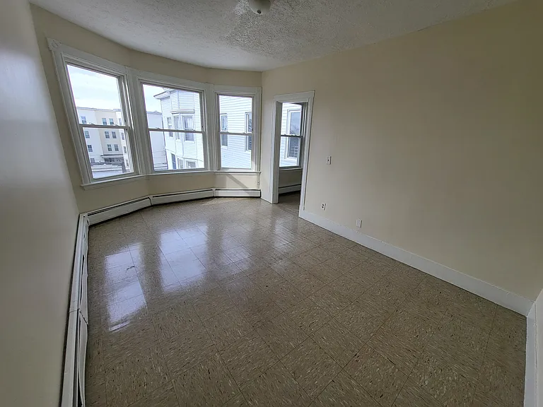 21 Walnut St #8 — Photo 5