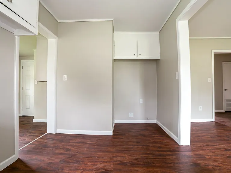1733 E Marshall St — Photo 18