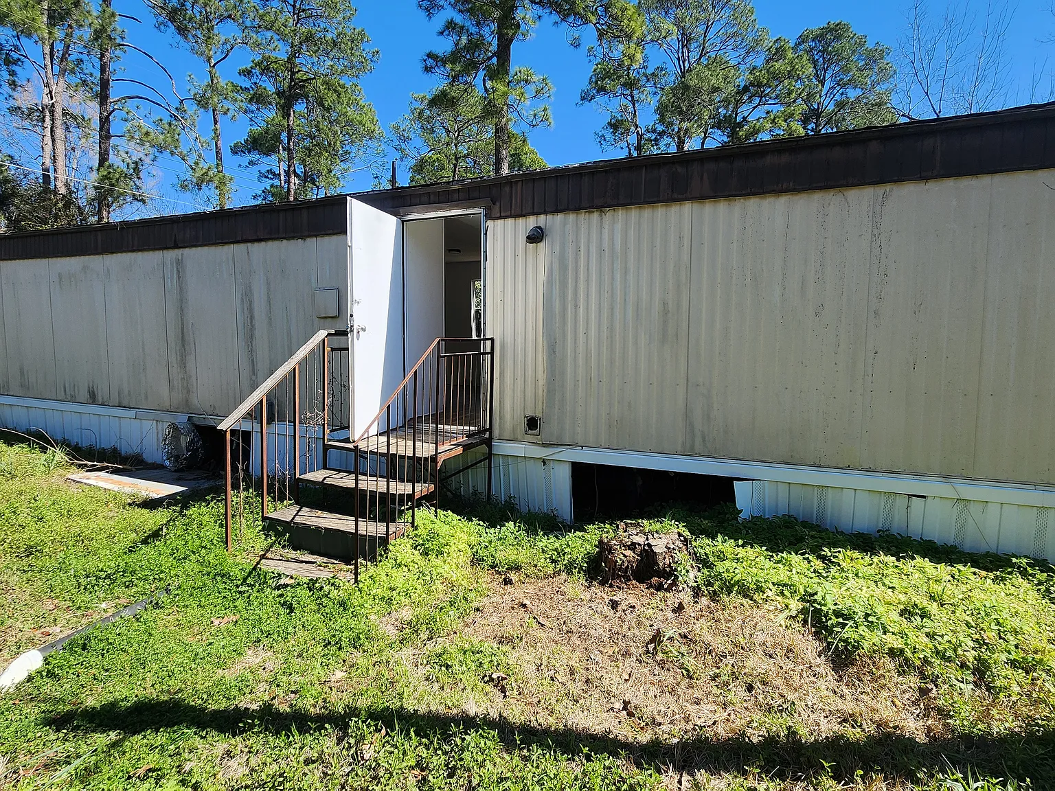 2 bed, 1.5 bath, 700 sqft, $775 — Photo 2
