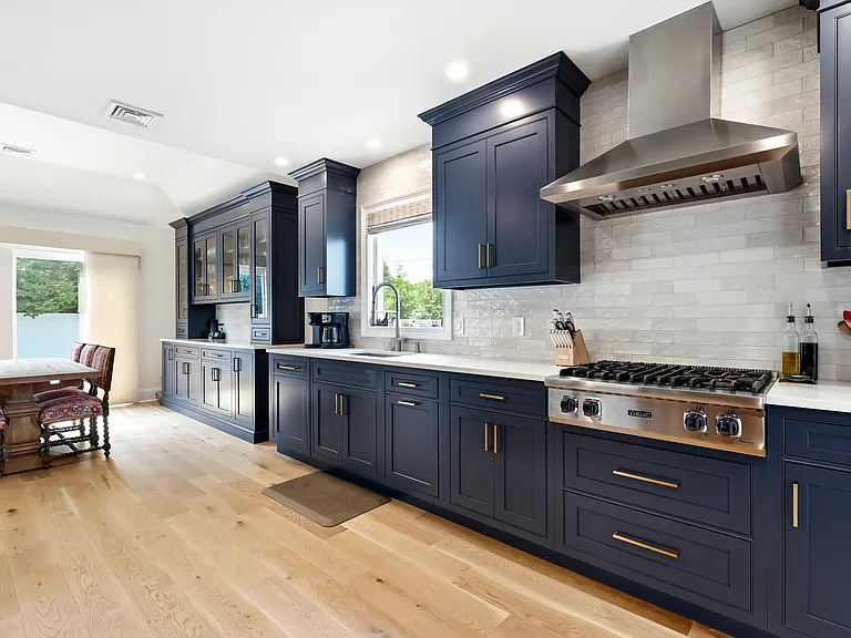 753 E Walnut St #1 — Photo 8