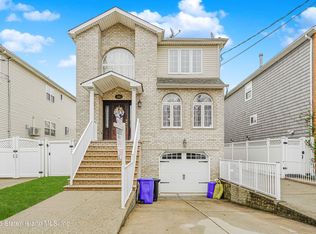 501 Willowbrook Rd, Staten Island, NY 10314