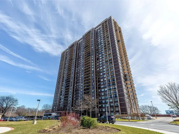 270-10 Grand Central Parkway #6G, Floral Park, NY 11005