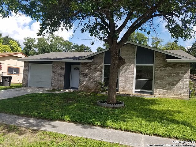 1st image of 4227 Apple Tree Dr