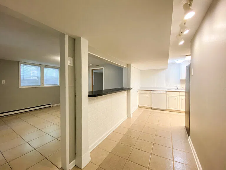 2 bed, 1003 sqft, $835 — Photo 2