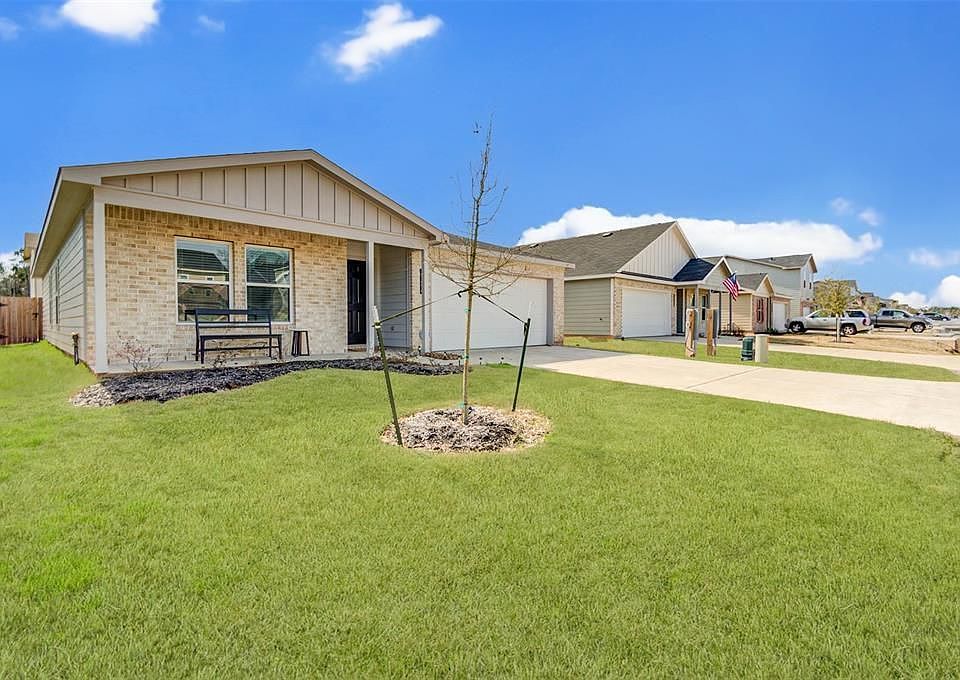1st image of 15694 Briar Forest Dr