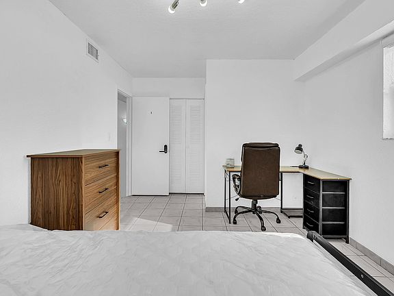 5th image of 199 SW 12th Ave #313-A