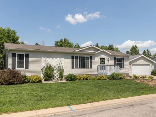 25 Southfork Dr SE, Kasson, MN 55944