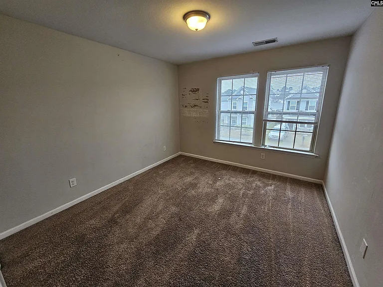 940 Yarrow Ln — Photo 16
