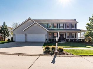 519 Greenbriar Downs Dr, Saint Peters, MO 63376