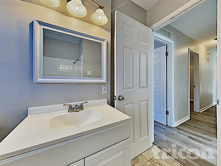 1803 Westcrest Dr — Photo 15