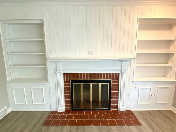 3rd image of 505 Jackson Ln