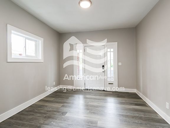 1504428_001_living_room_2.jpg
