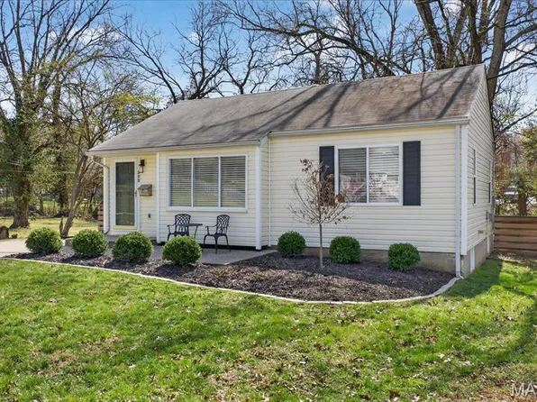 303 Corona Ct, Saint Louis, MO 63119