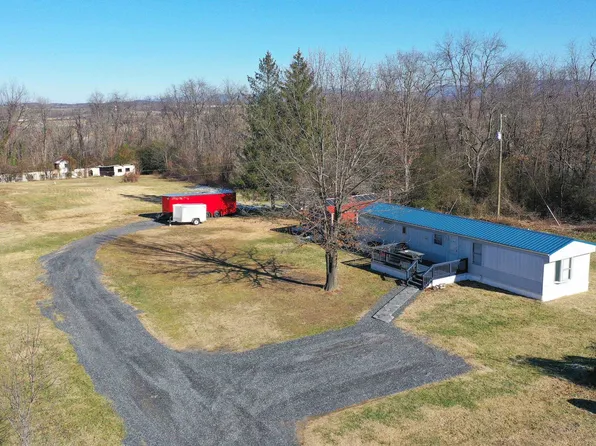 67 Dedricks Ln, Stuarts Draft, VA 24477