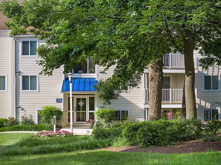 West Woods Apartments — Photo 18