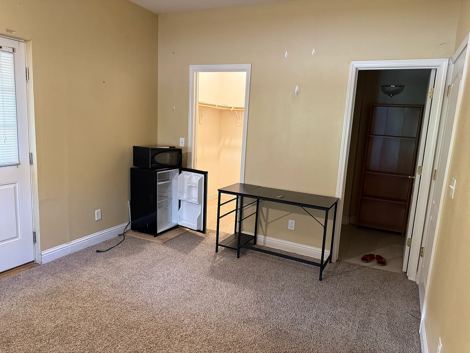 Studio, 16 sqft, $950 — Photo 4