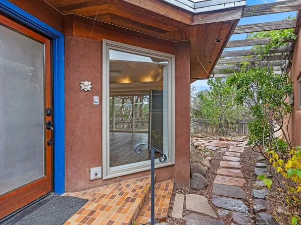 138 Ridgecrest Dr Unit C, Santa Fe, NM 87505