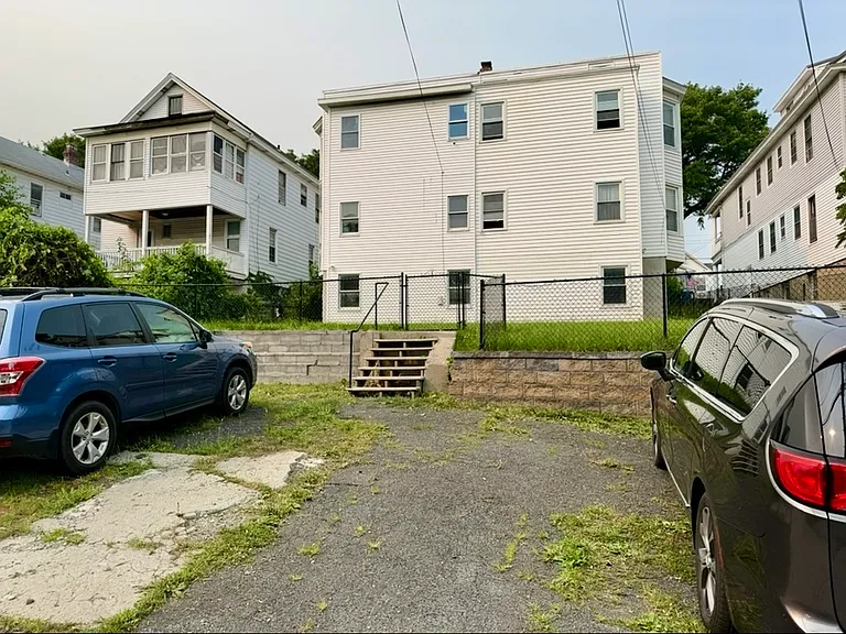 253 Manning Blvd #1 — Photo 3