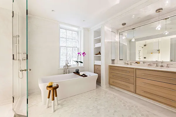 Sold by Compass | media 8