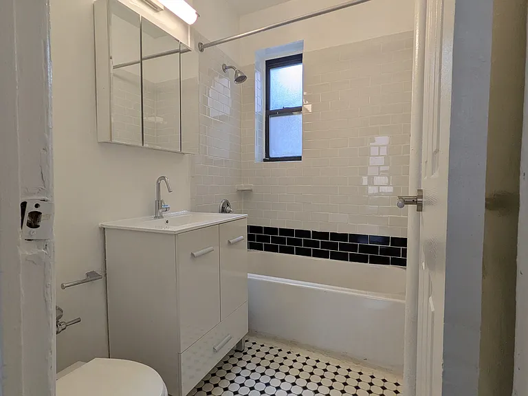 3215 93rd St #B9 — Photo 7