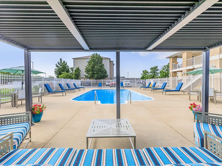 Sandstone Heights Apartments Pool