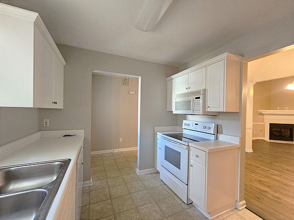 3rd image of 4724 Dursey Dr