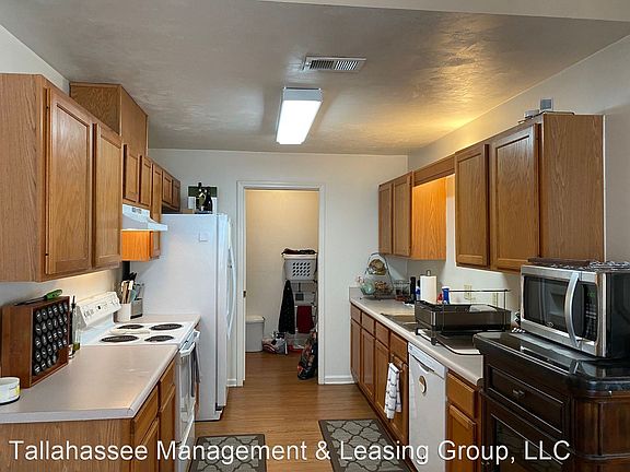 4th image of 7347 Hollis St