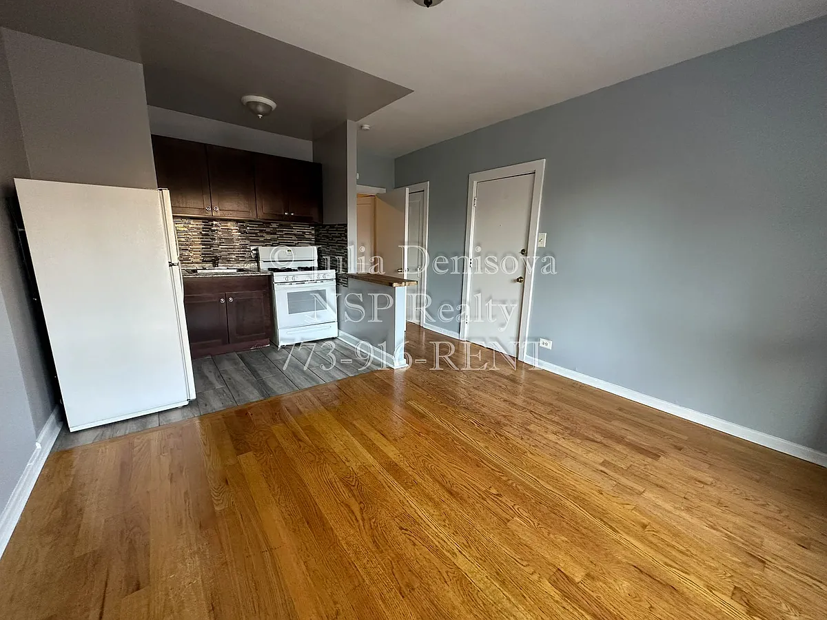 Building Photo - 5668 N Ridge Ave #1J