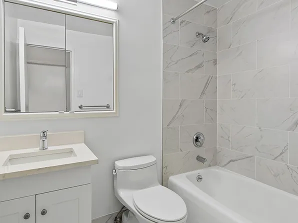 300 East 57th Street image 6 of 8