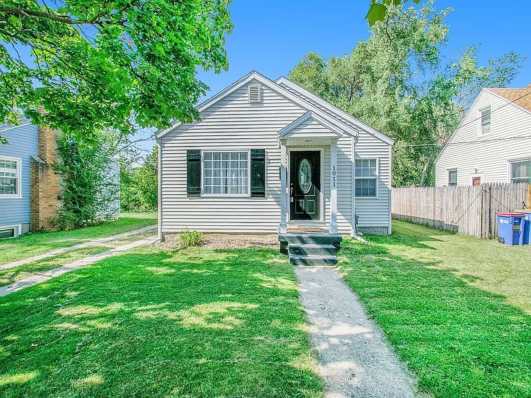 Garage and fenced yard in back