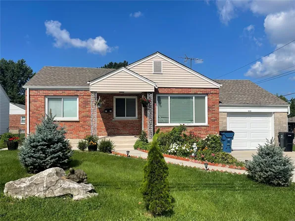 8345 S Laclede Station Rd, Saint Louis, MO 63123