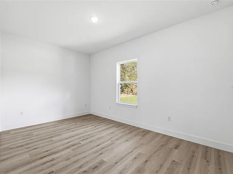 2275 W Linden Dr — Photo 27