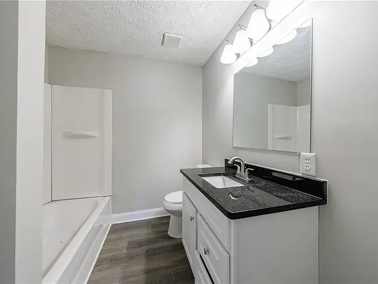 779 Amber Pl NW — Photo 4