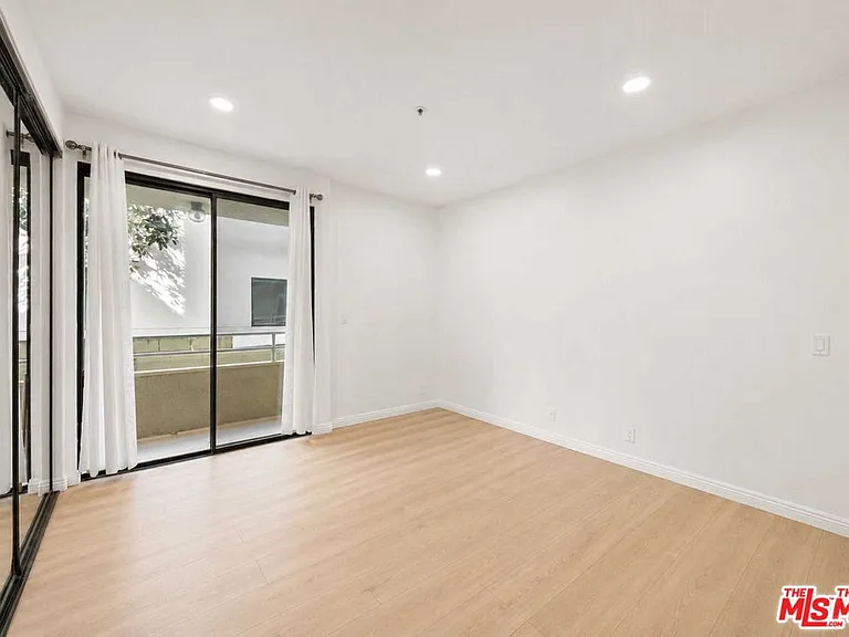 9836 Vidor Dr #1B — Photo 15