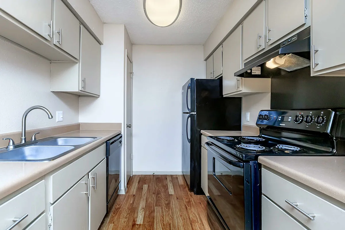 Building Photo - Wood Trail Apartments