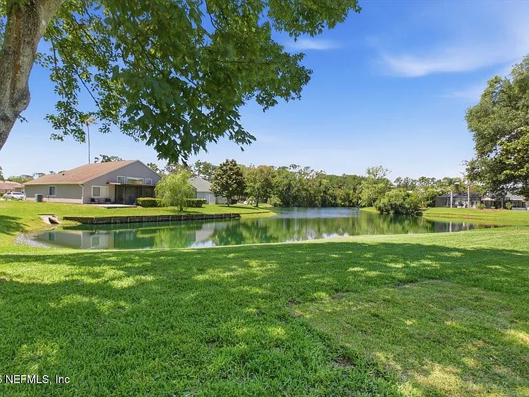 160 Crossroad Lakes Dr — Photo 22